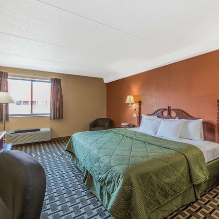 Days Inn By Wyndham Hurstbourne Louisville Eksteriør billede