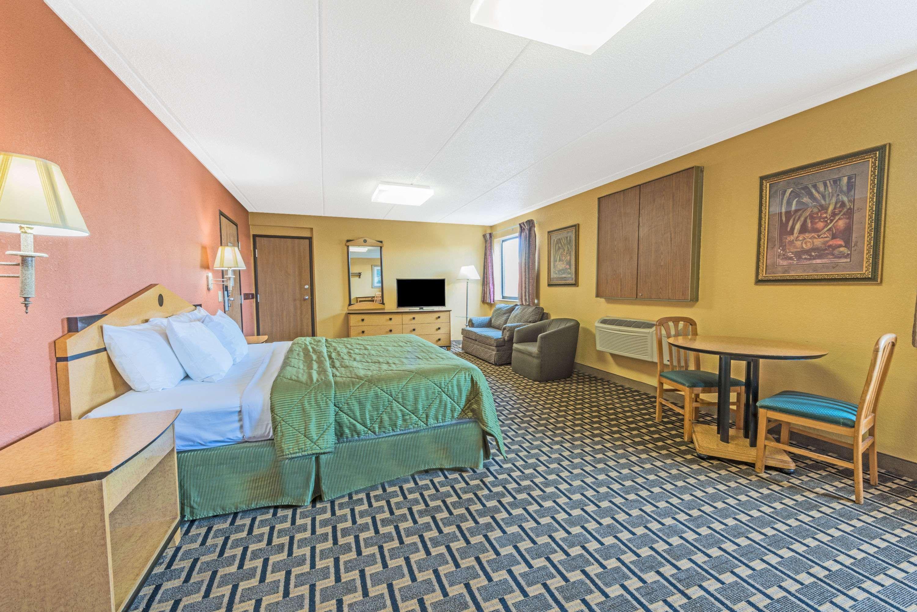 Days Inn By Wyndham Hurstbourne Louisville Eksteriør billede