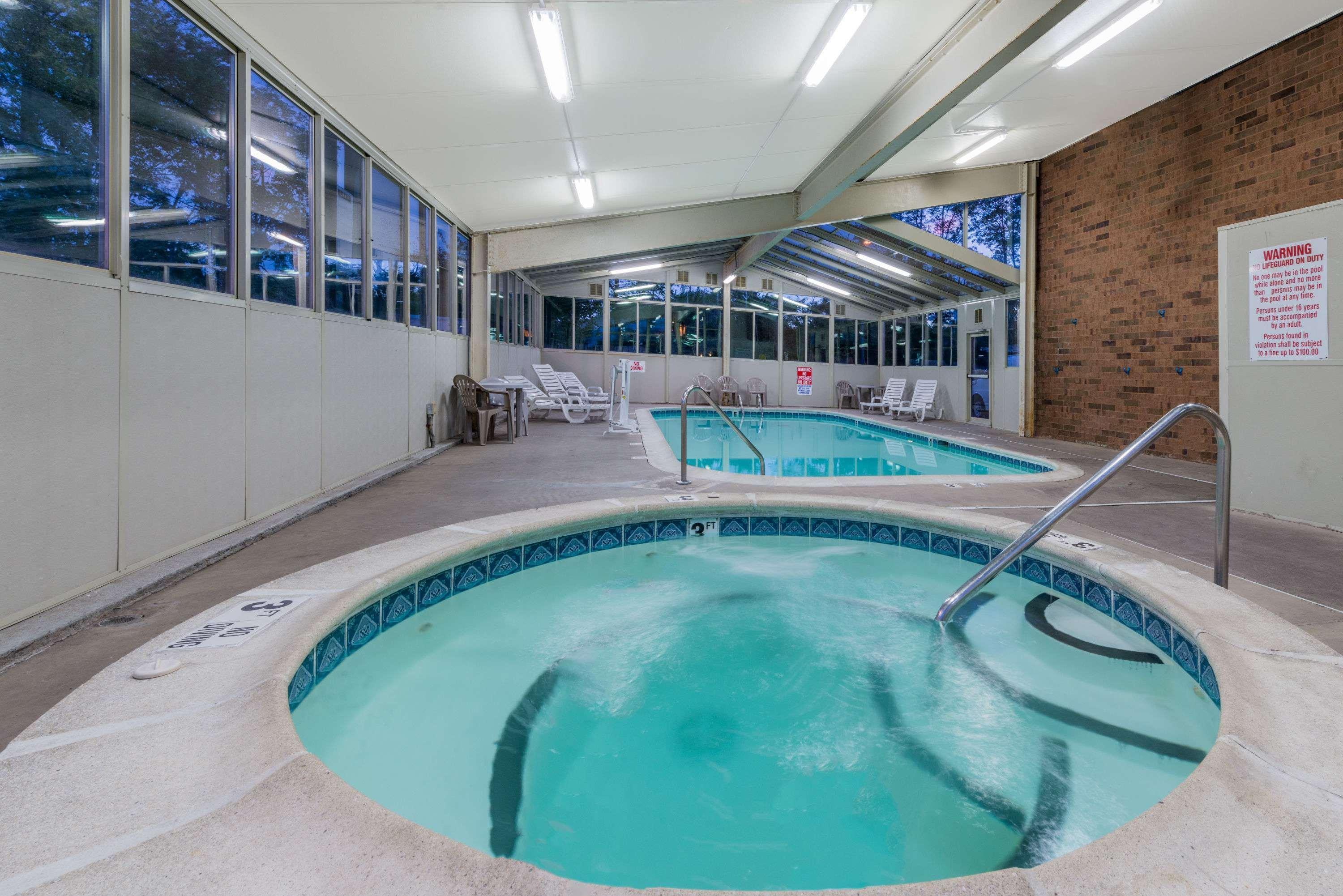 Days Inn By Wyndham Hurstbourne Louisville Eksteriør billede