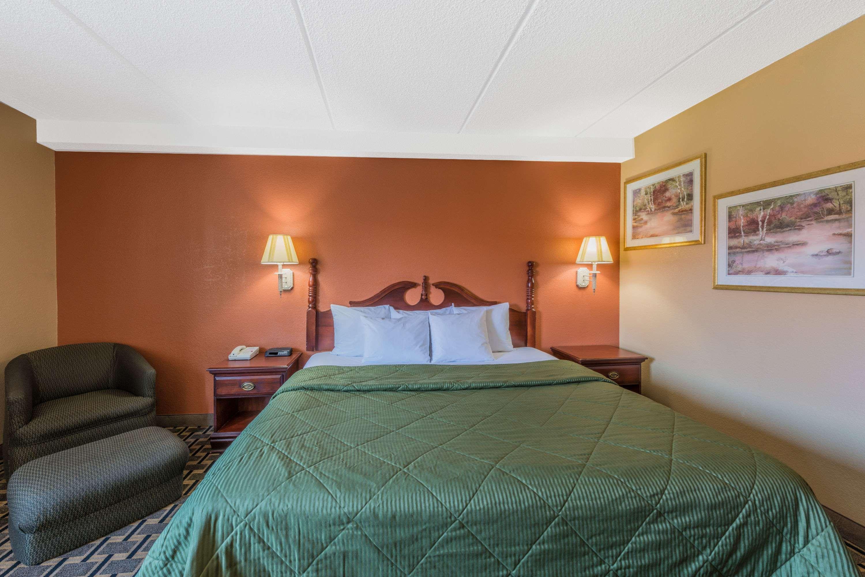 Days Inn By Wyndham Hurstbourne Louisville Eksteriør billede