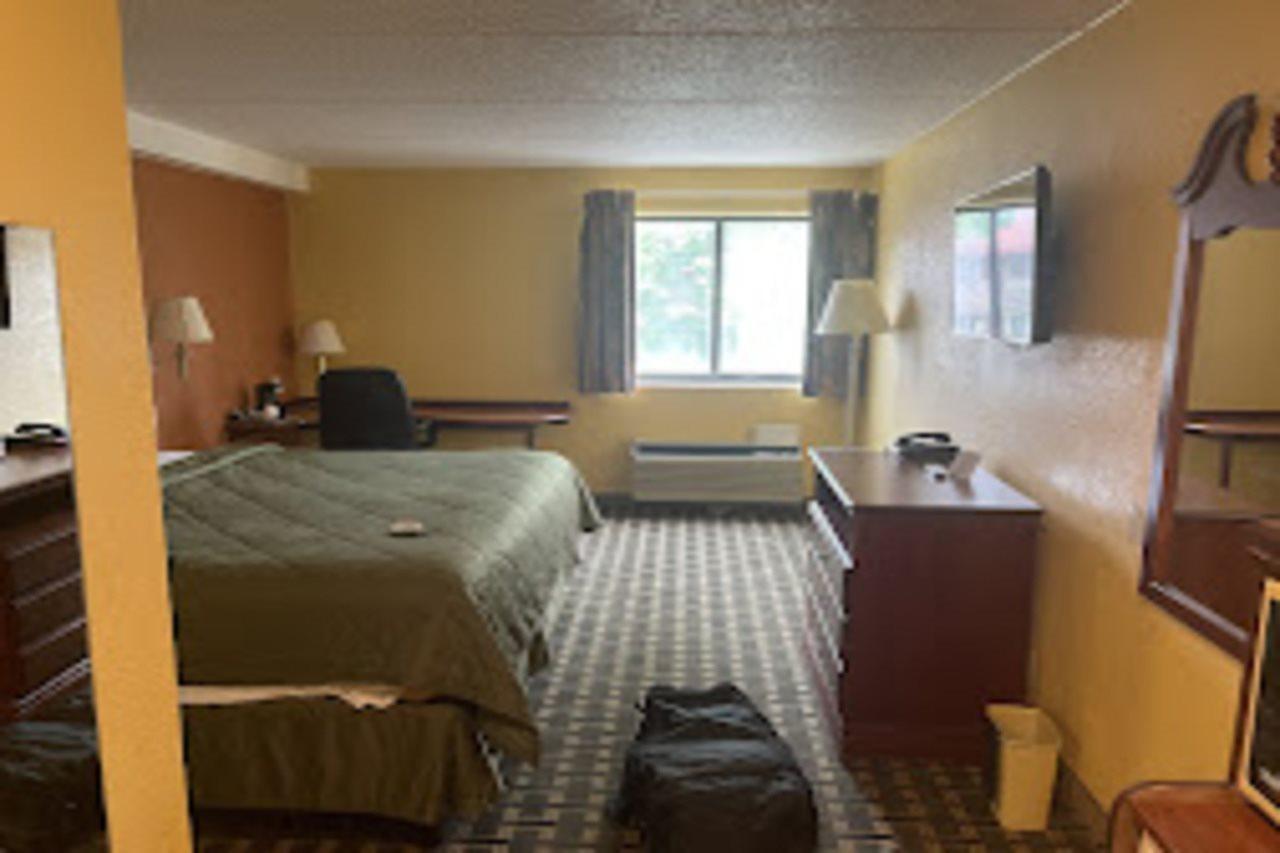 Days Inn By Wyndham Hurstbourne Louisville Eksteriør billede